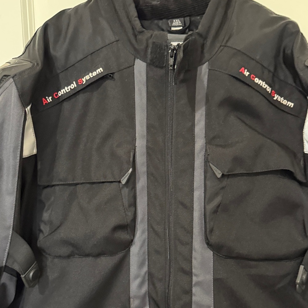Heated Performance Jacket - Black and Gray - Picture 5 of 17